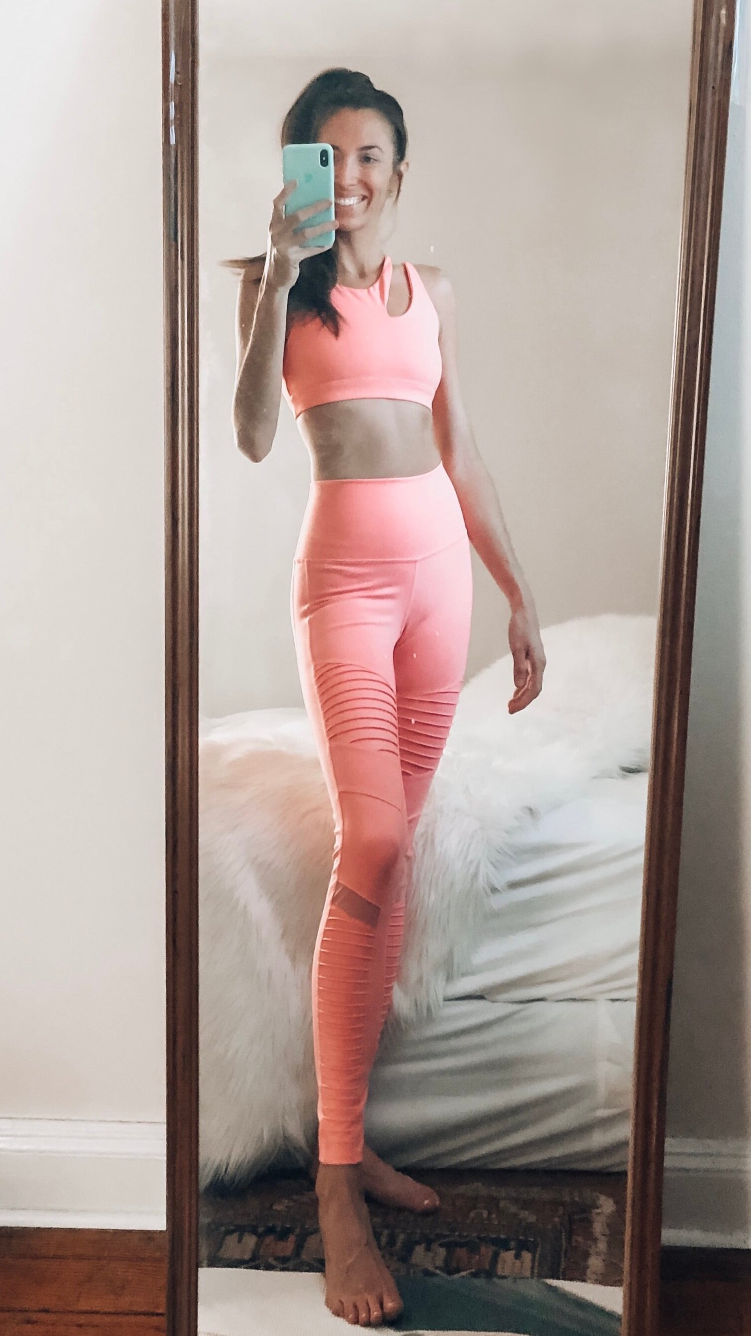 Pink Alo Yoga Set Size Small - Gem