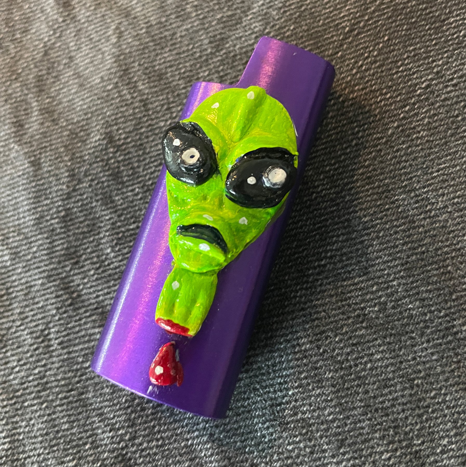 Lighter_Case_Alien-1.jpg