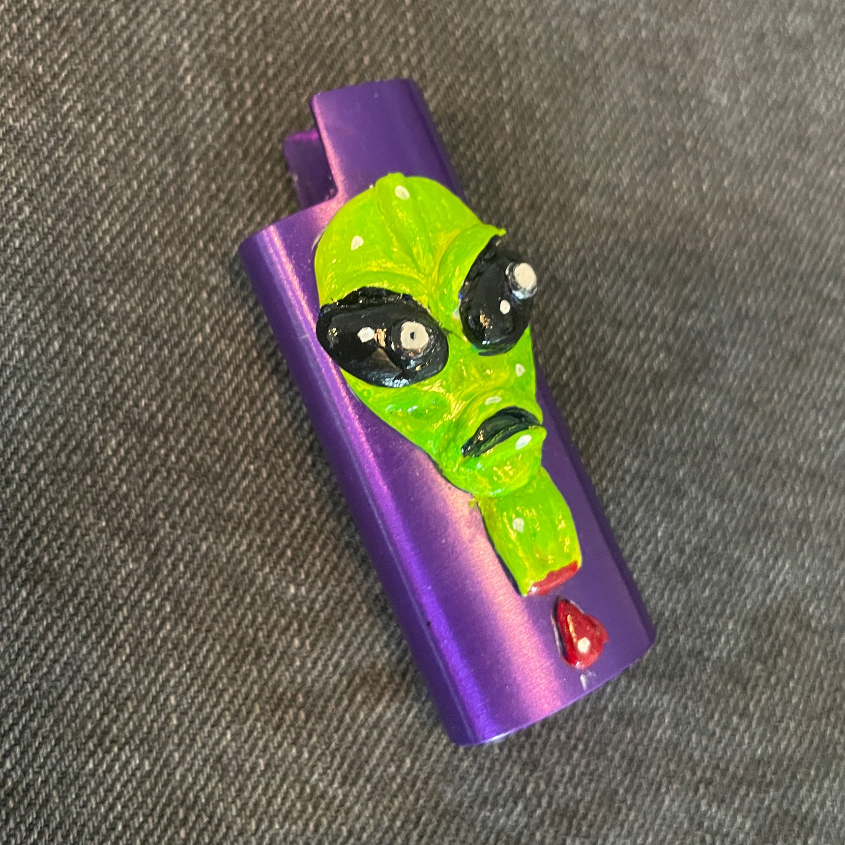 Lighter_Case_Alien-2.jpg