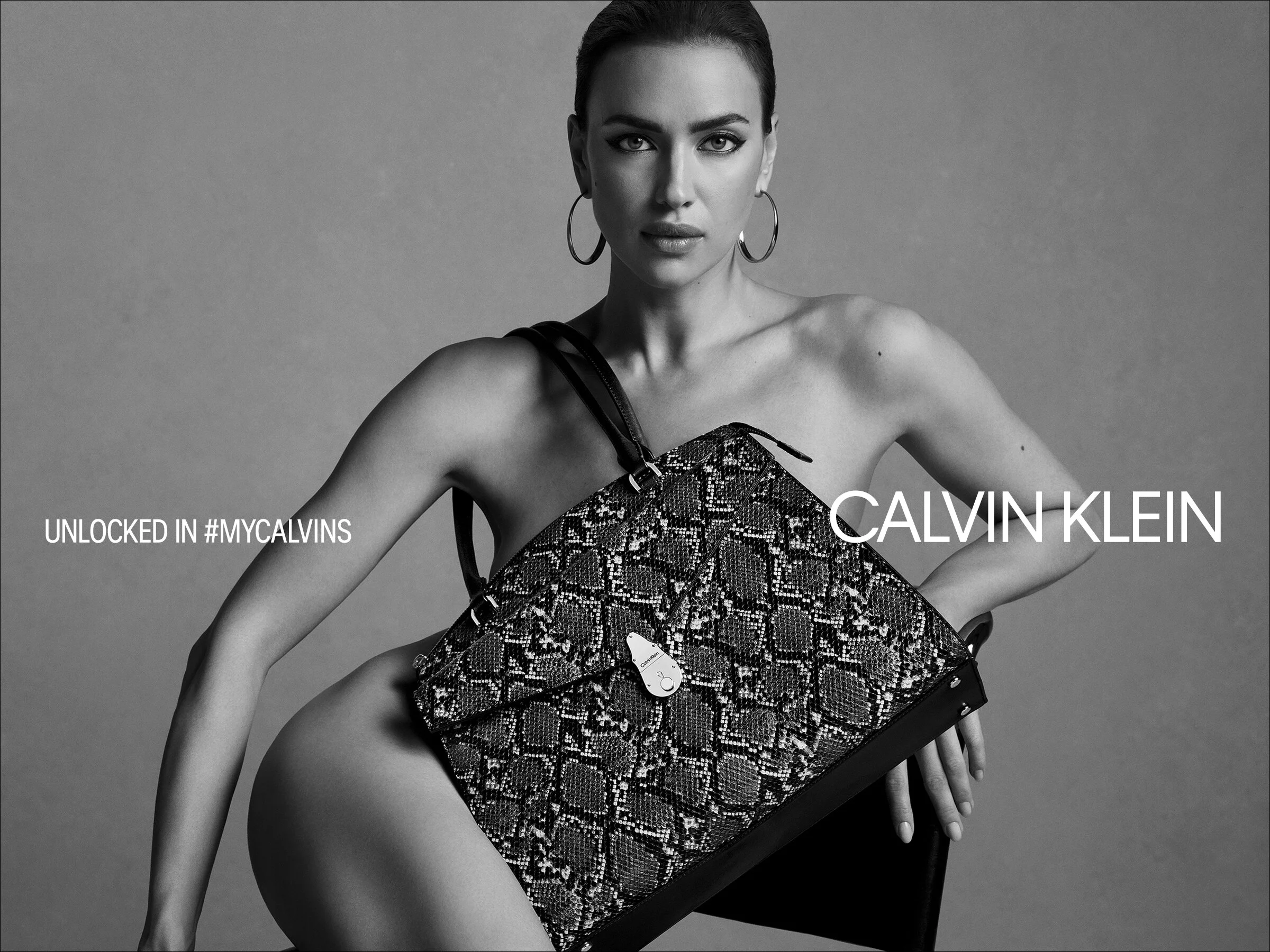 FA19_CKHB_AD_W_LOCK_TOTE_H.jpg