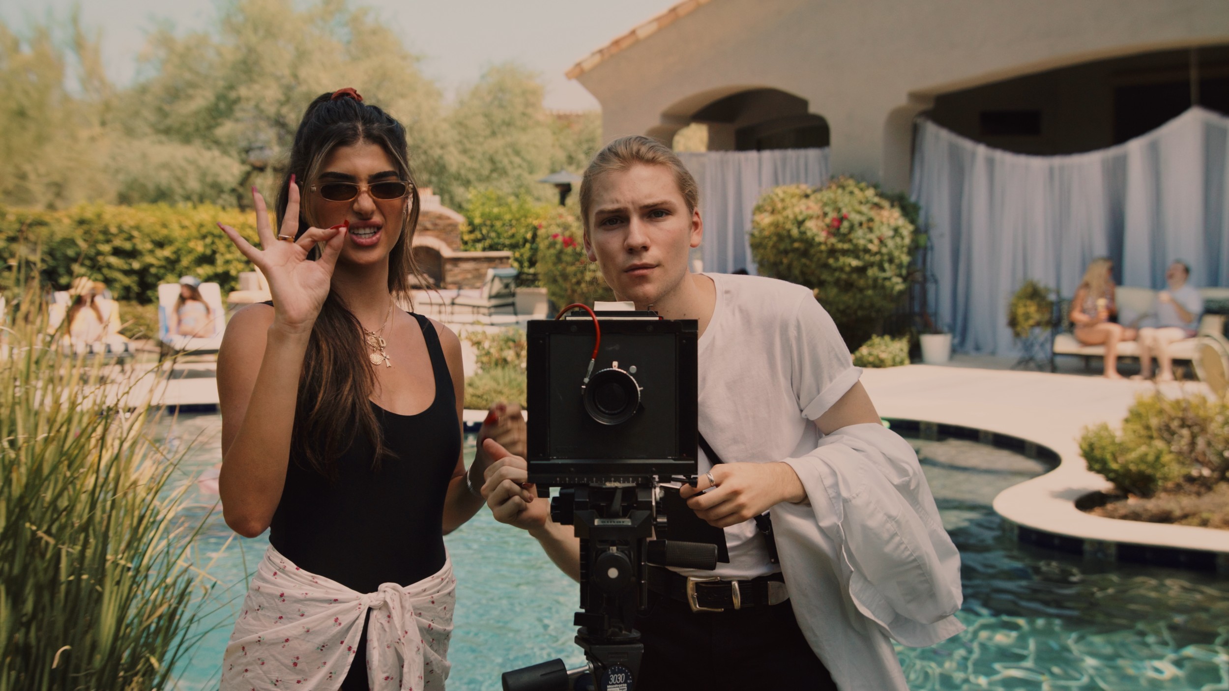 Next Girl_F8.00_01_19_04.Still039.png