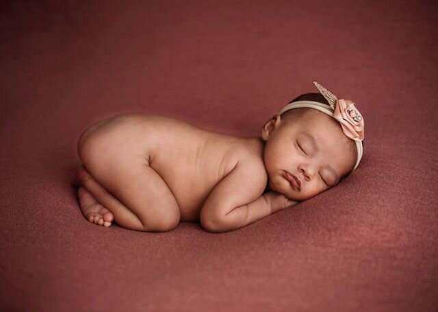 💗✨ &bull;
&bull;
&bull;
&bull;
#arizonanewbornbabyphotographer #newbornphotographer #newbornsession #newbornphotographer #arizona #phoenixphotographer #goodyearphotographer #b1withbabies #parenthood #newborns #tartesso #buckeye #goodyear #avondale #