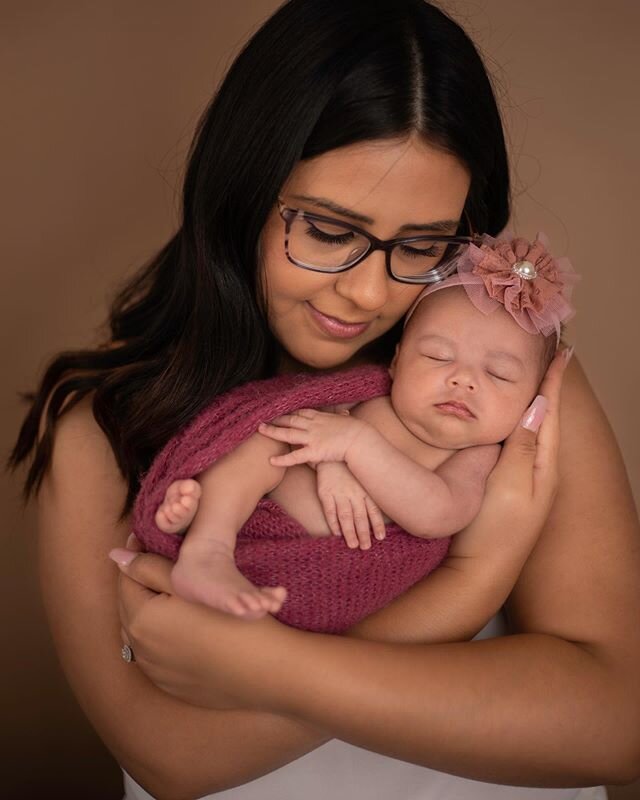 My last newborn until I heal from my surgery, can&rsquo;t wait for all these covid babies to be born 🤪 &bull;
&bull;
&bull;
&bull;
#arizonanewbornbabyphotographer #newbornphotographer #newbornsession #newbornphotographer #arizona #phoenixphotographe