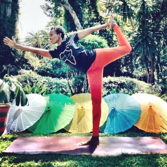 Yoga with Wanji Eliam, veteran @africayogaproject teacher tomorrow 🙏🏾💗💥 Experience a powerful practice with this beautiful, black, African woman who lights up the world with her smile and energy! ✨✨✨ Thursday June 18, 2020
9:30am pacific
12:30pm 