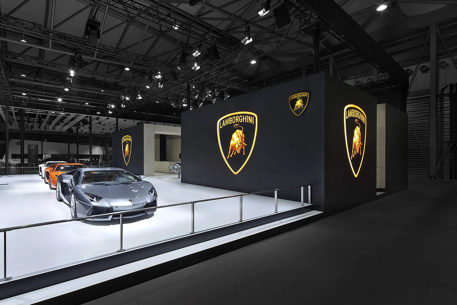 lamborghini_01.jpg