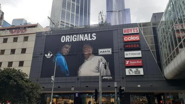 live-25-x-adidas-mural-merchandise-adidas-originals-store-v0-jfqy7whwagsf1 (1).webp
