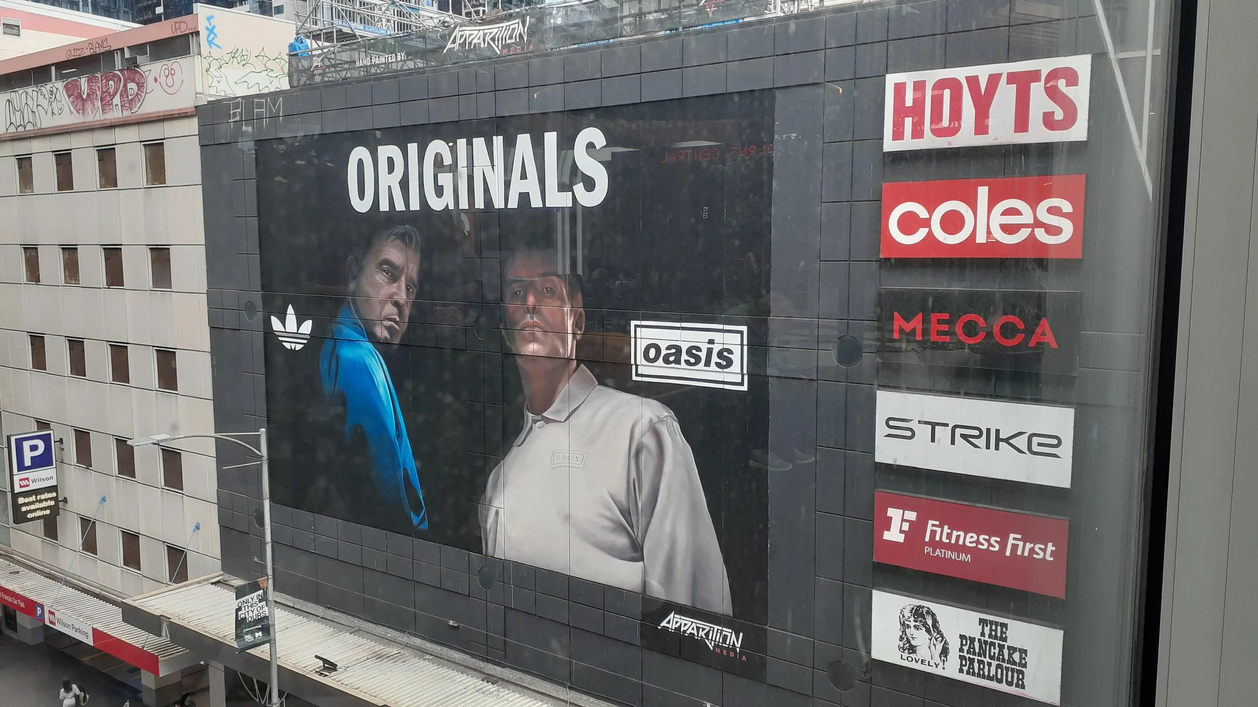 live-25-x-adidas-mural-merchandise-adidas-originals-store-v0-k3gkhfotagsf1.jpg