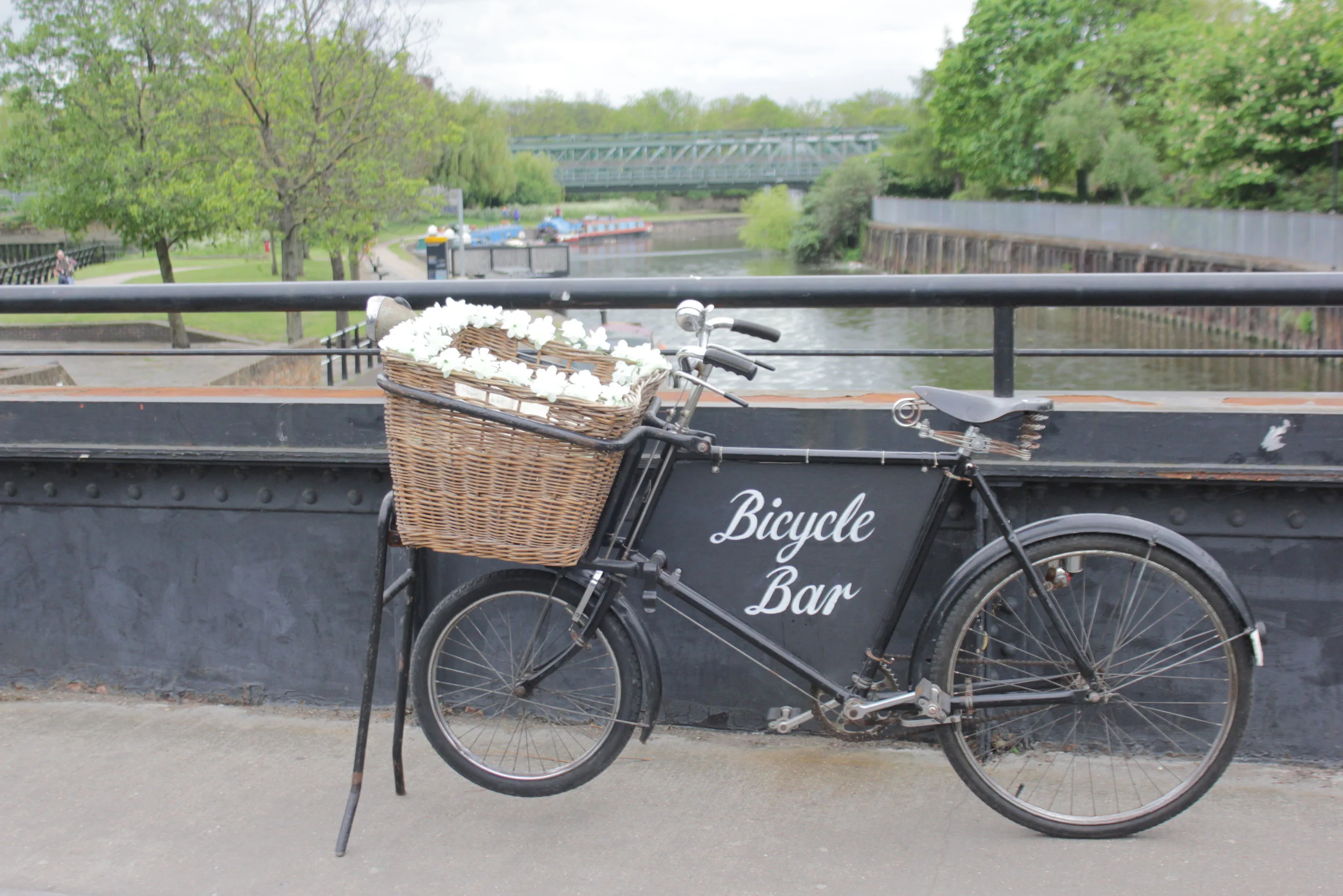 Bicycle Bar: A mobile bar with a unique vintage twist