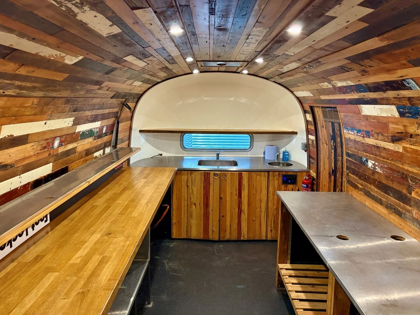 Airstream Bar No.2_Internal1.JPG