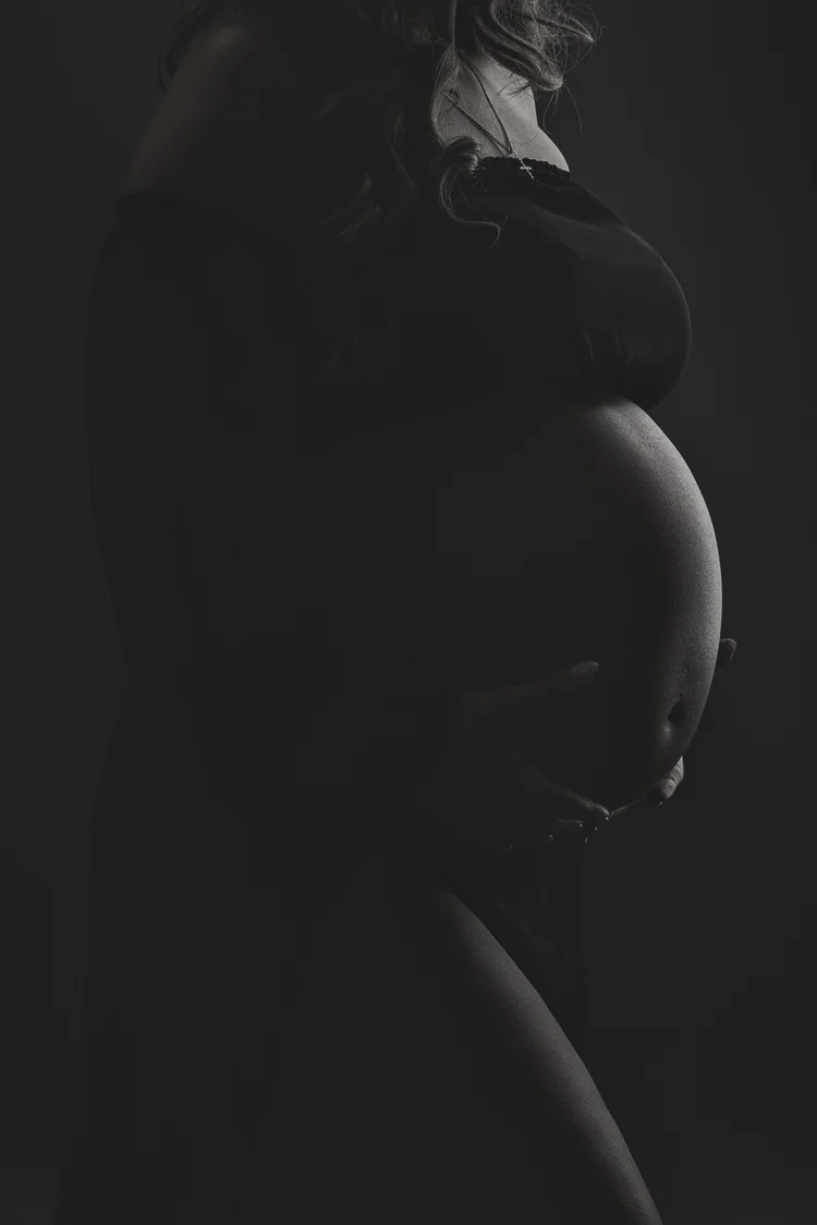 Artistic black and white maternity portrait during a studio mini session with Fotoplicity in East Brunswick, New Jersey