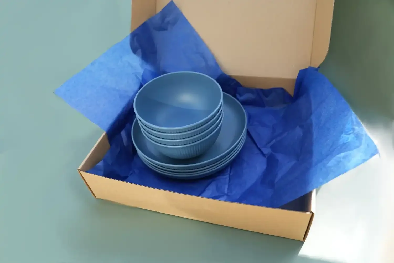 elavolad-wheat-straw-box-packaging-blue2_compressed.webp