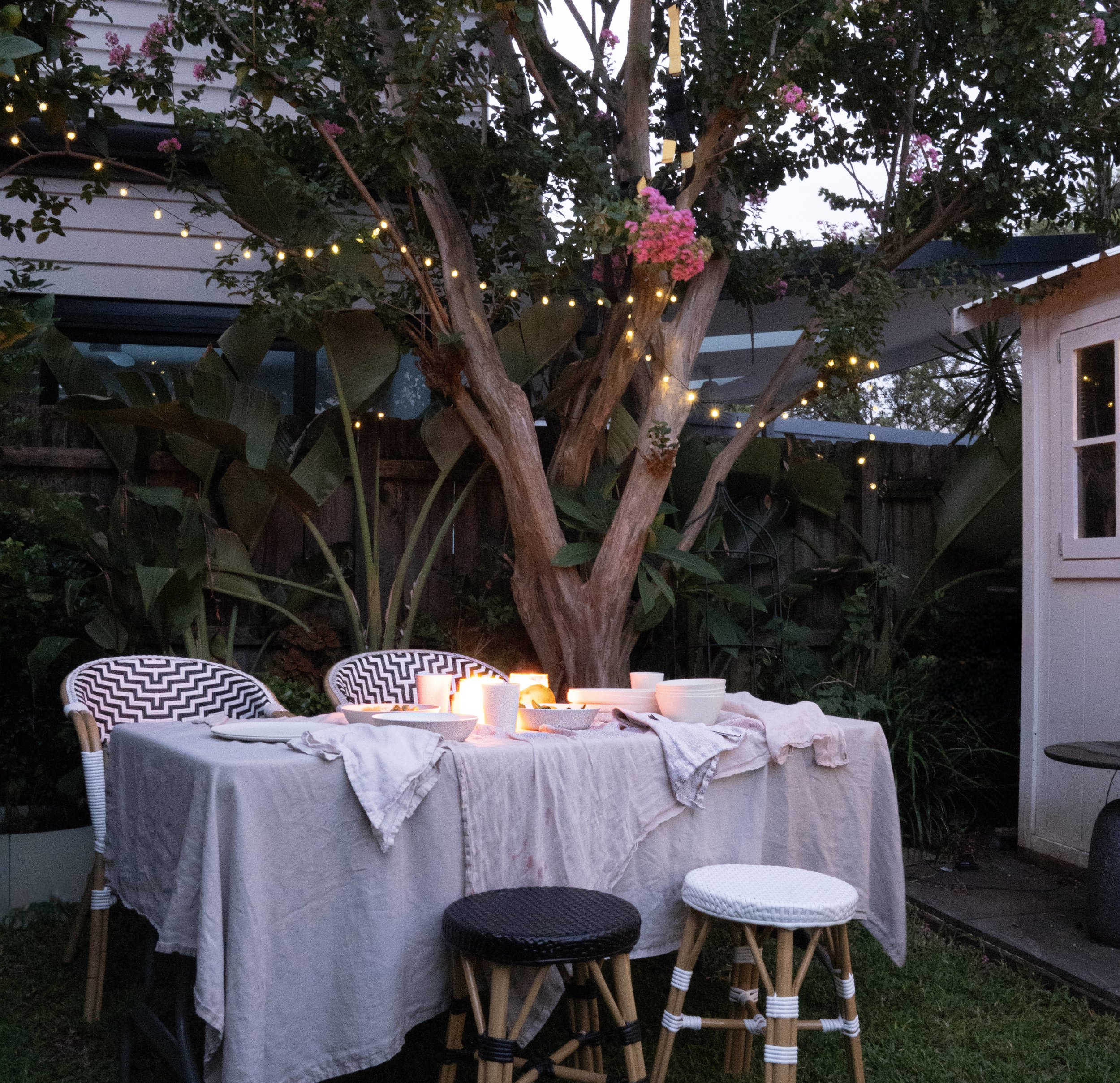 elavoland-backyard-dinner.jpg