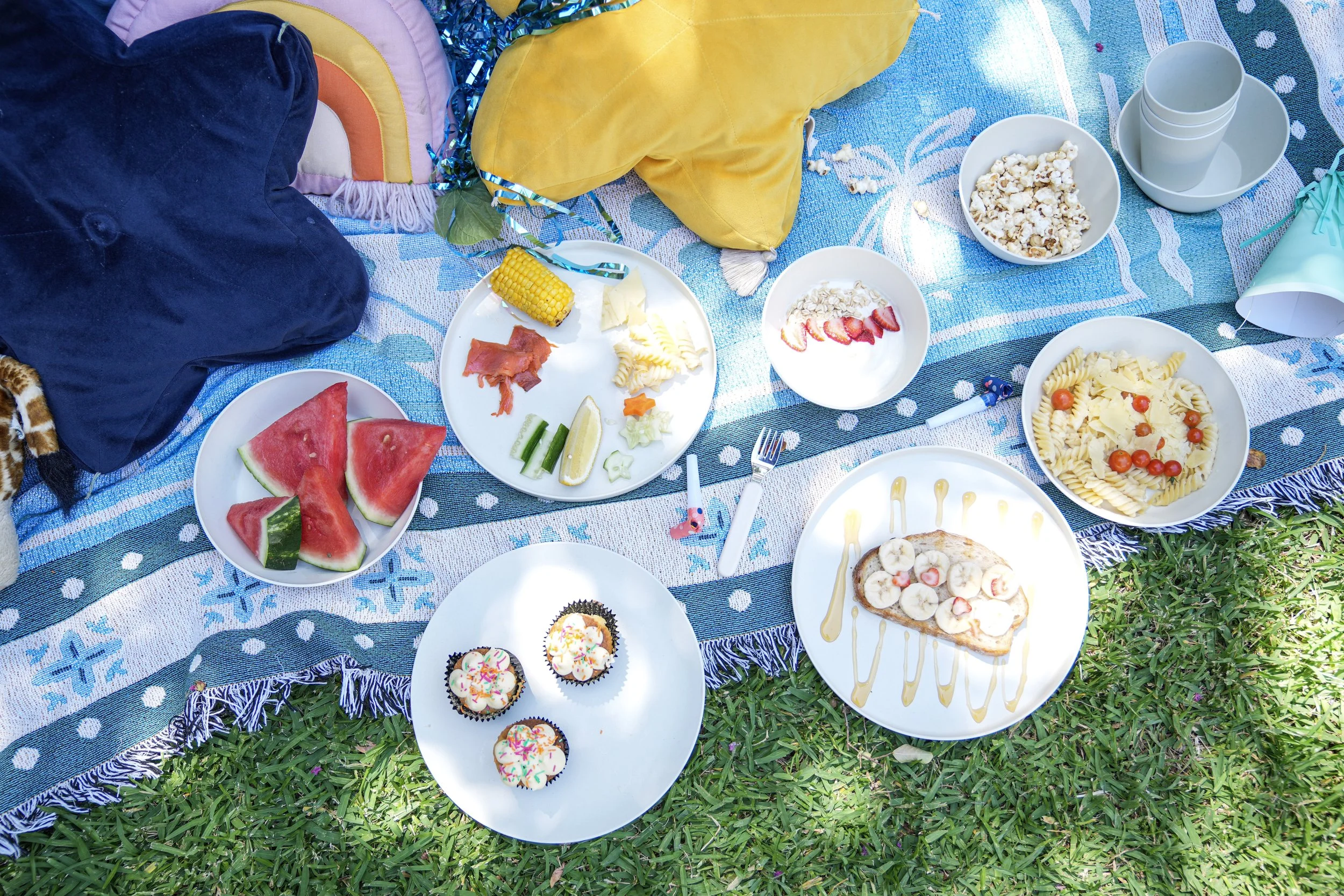 elavoland-kids-dinnerware-pla-bamboo-fibre-party2.jpg (Copy) (Copy)