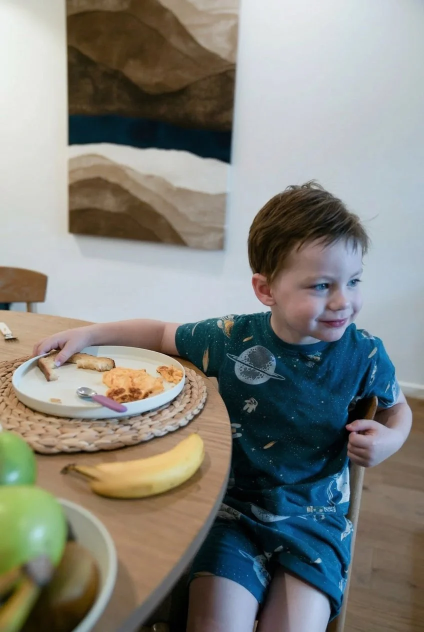 elavoland-kid-dinner.PNG
