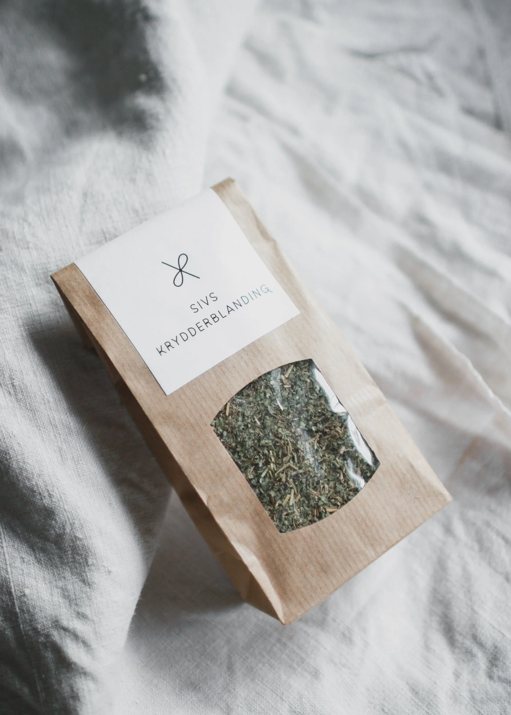 7CFA5E8A-F8C9-4CCC-9FAA-98006A68EAE2