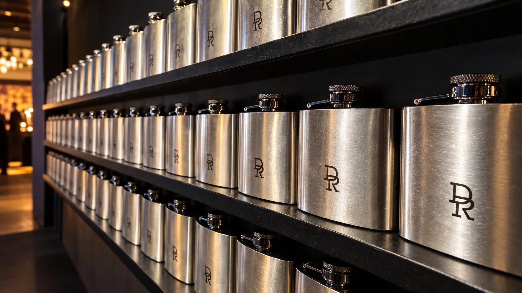 On-Site Engraver vs. Pre-Order Personalisation: Which Is Right for Your Event? 