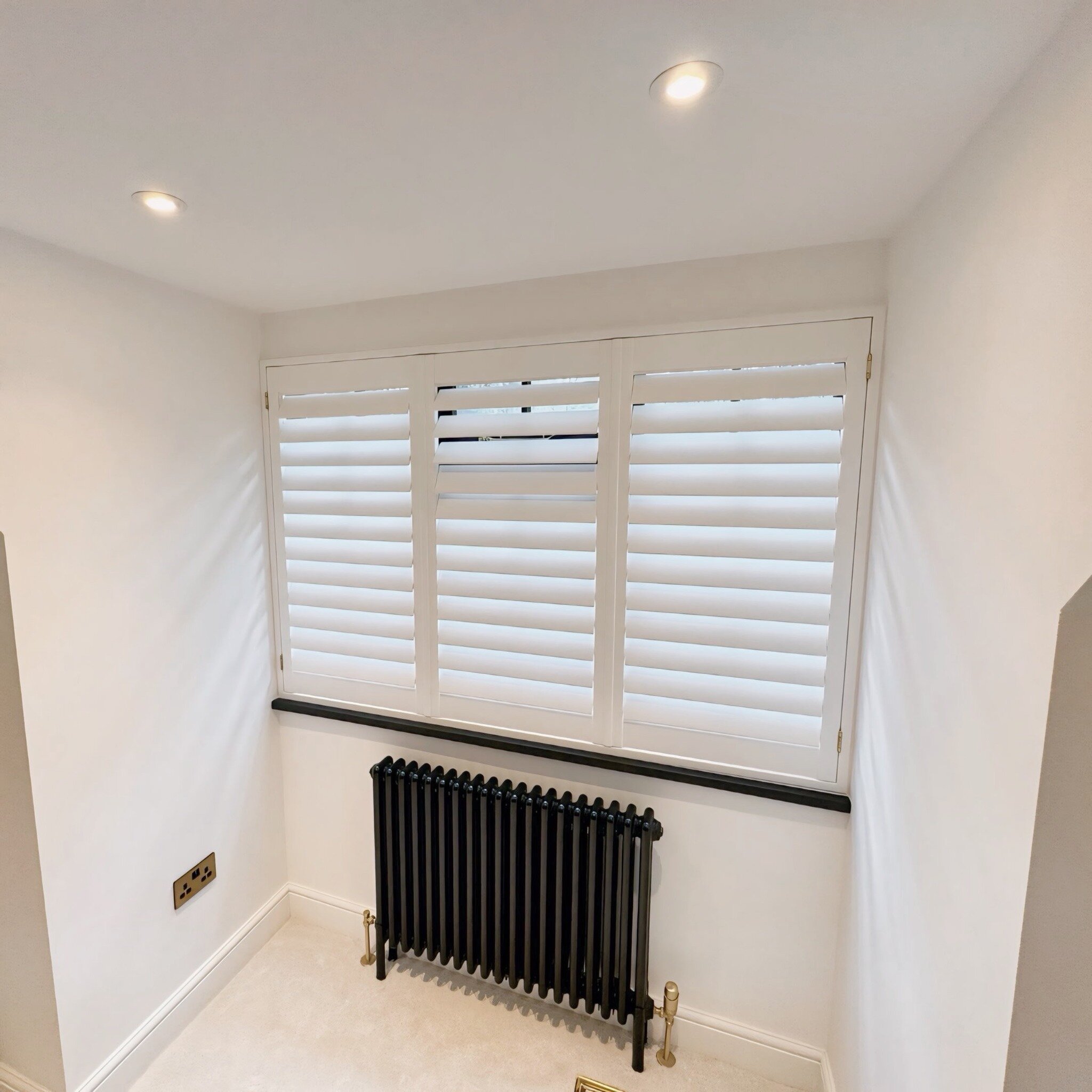 Another Stunning Installation of Our Solid Wood, Full Height Shutters!

This Customer Opted for An Invisible Slat Control Split and Hidden Tilt Rod, in Pure White Colourway, 89mm Large Slats and Brass Hinges. 

Incorporating a Coloured Hinge is the P