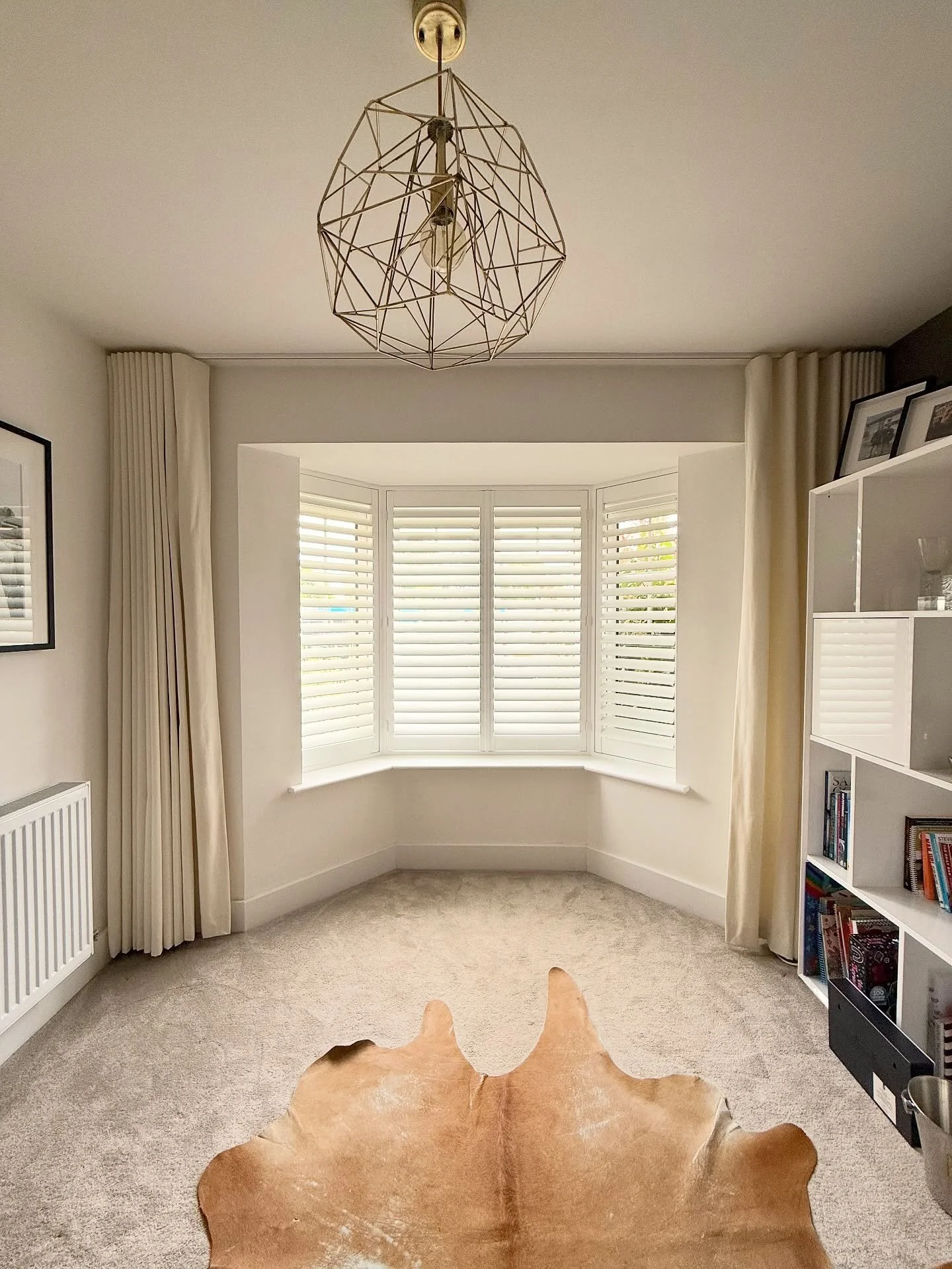 The only choice for your bay windows!

#shutters #windowshutters #baywindow