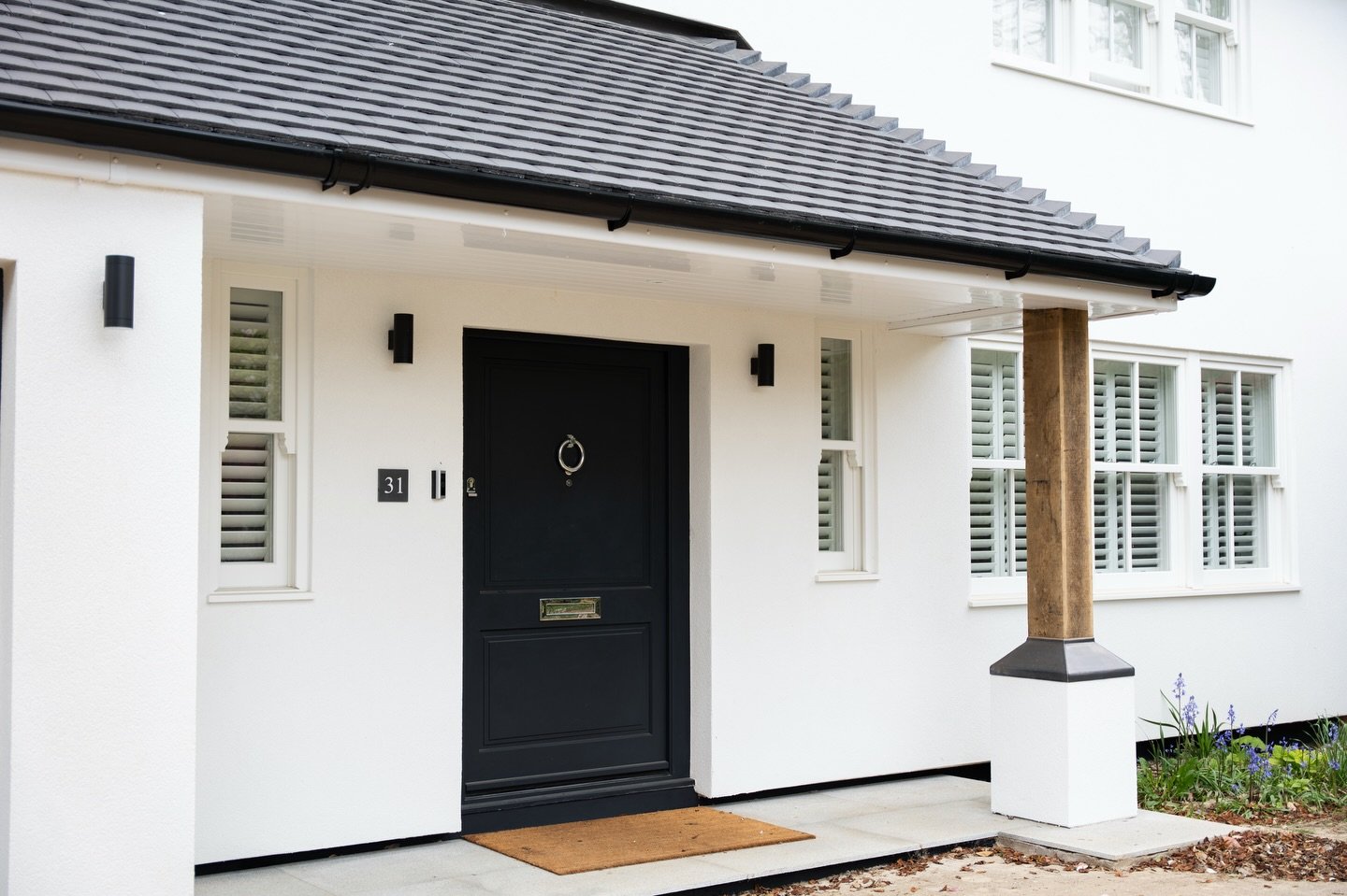 Be sure to make an entrance 🏡

#shutters #windowshutters #homedecor