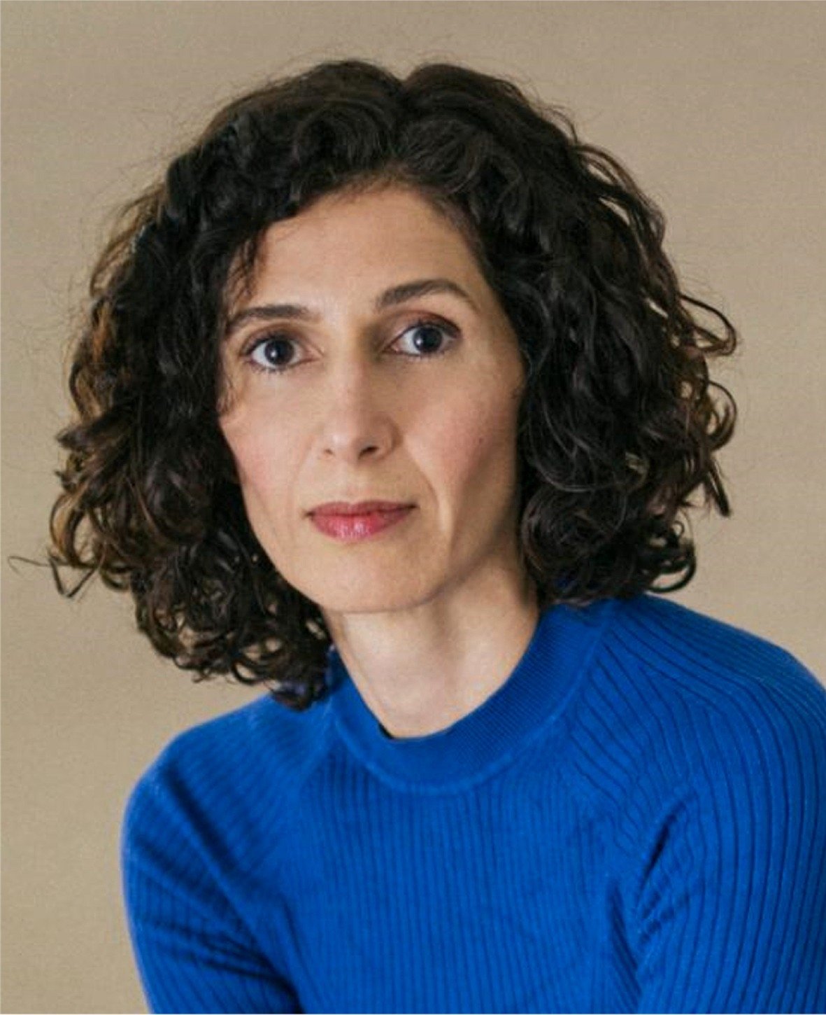Nava Ebrahimi, Und Federn überall