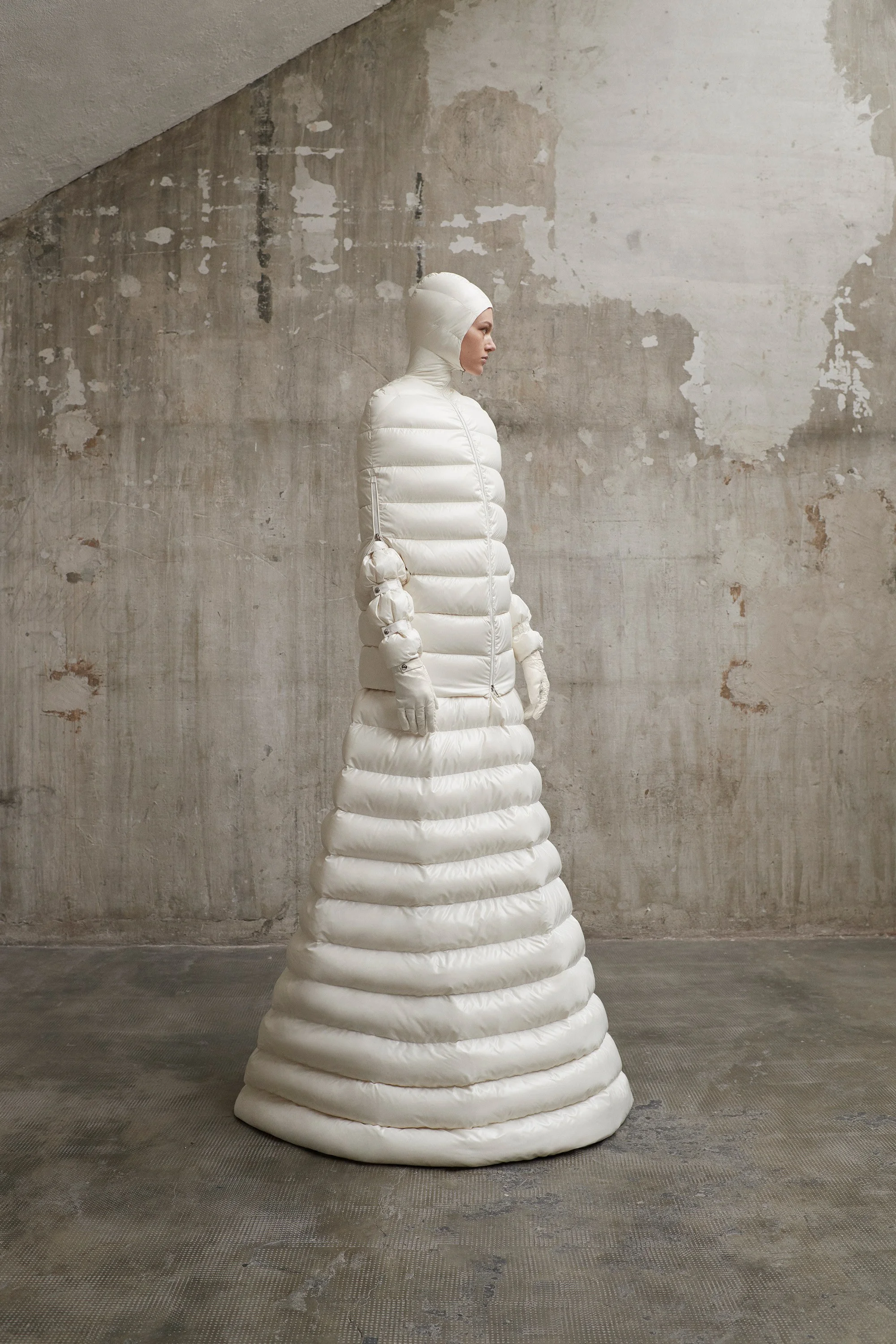 13-moncler-pierpaolo-piccioli-fall-18.jpg