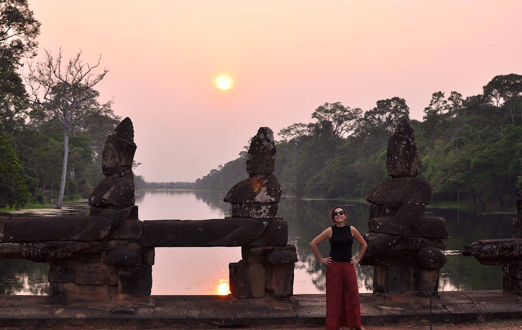 Ponte de Angkor Thom no pôr do sol. Foto: David Mattatia