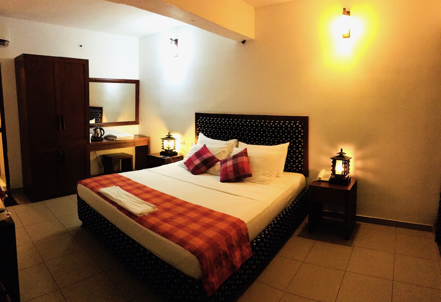Pinnalanda Hotel room, Sri Lanka. Photo: Patti Neves
