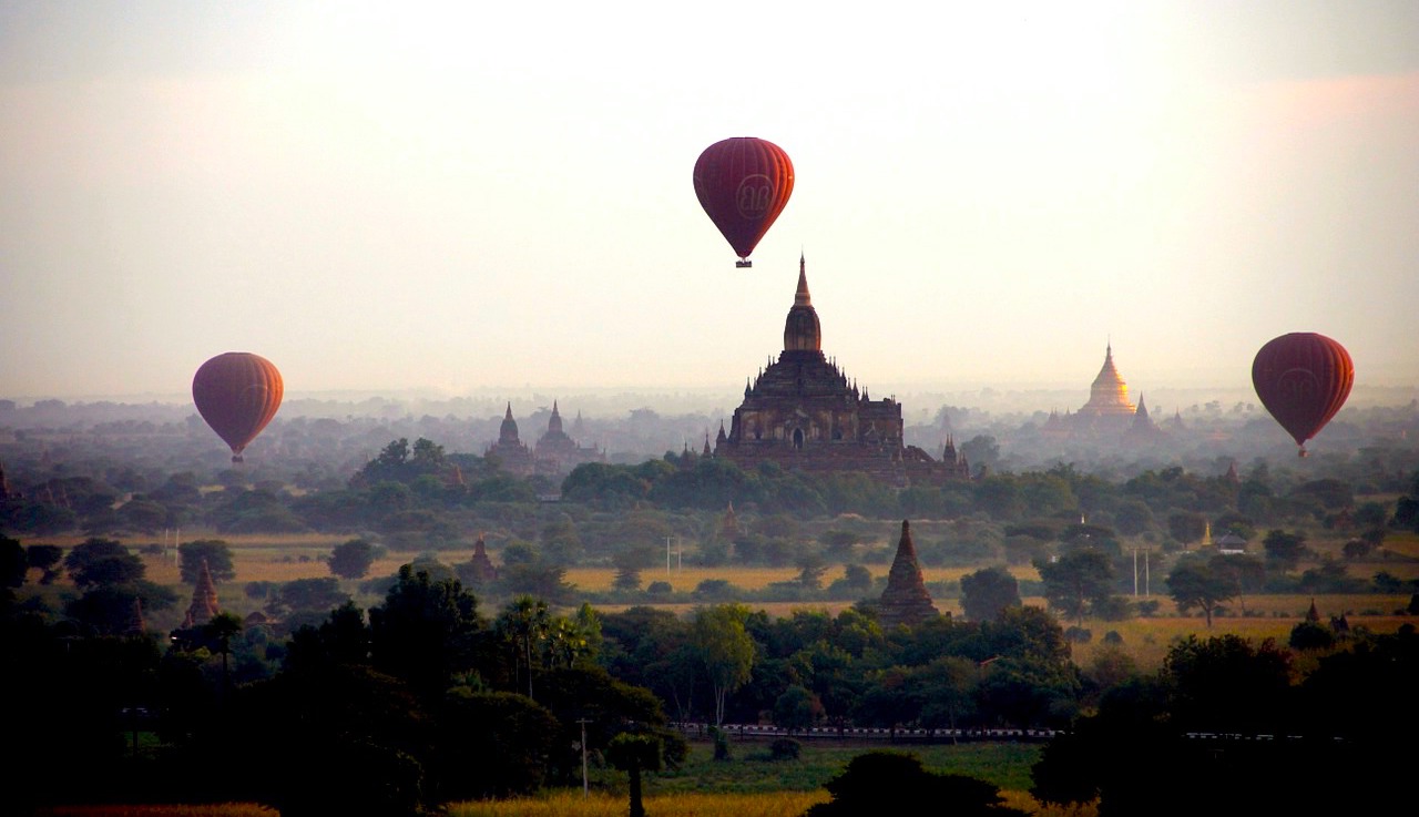 Balonismo em Bagan, Myanmar. Foto: Pixabay