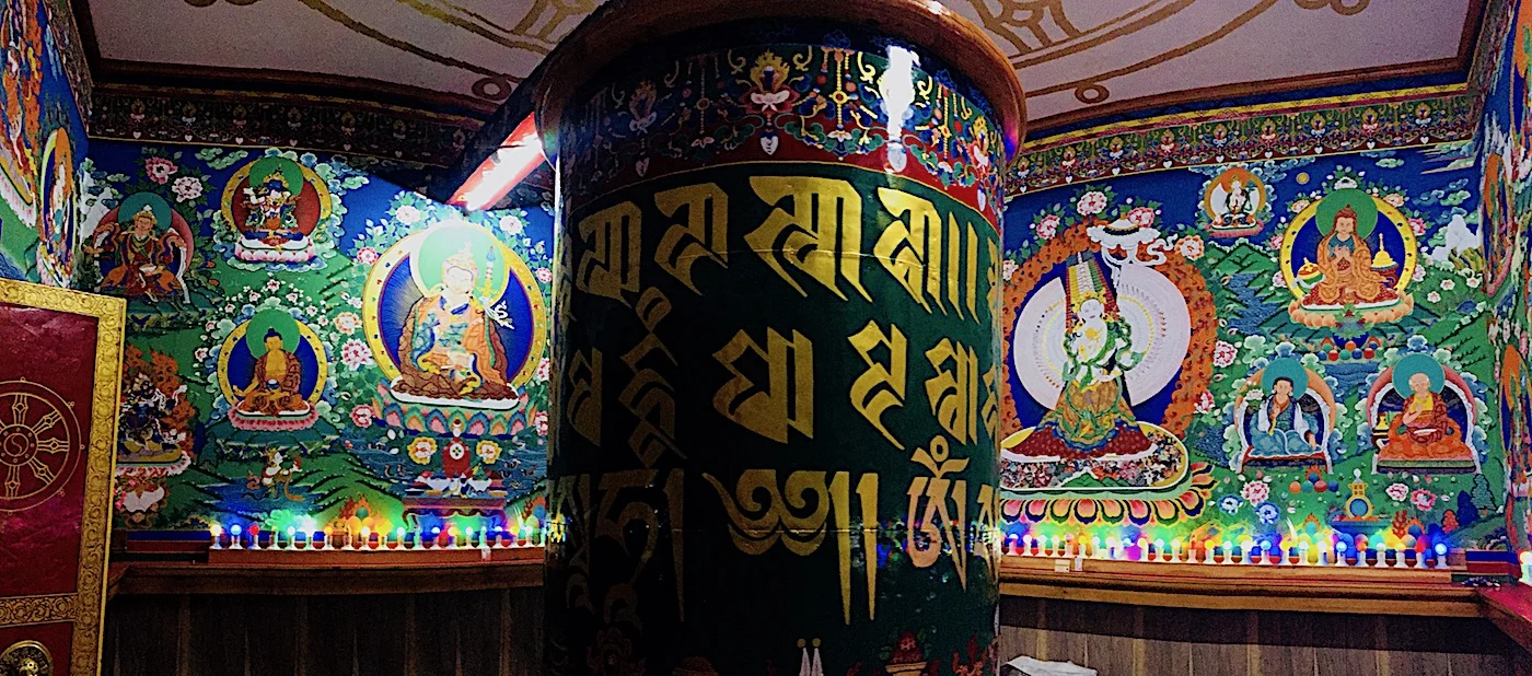 Praying wheel, templo de Dalai Lama. Foto: Patti Neves