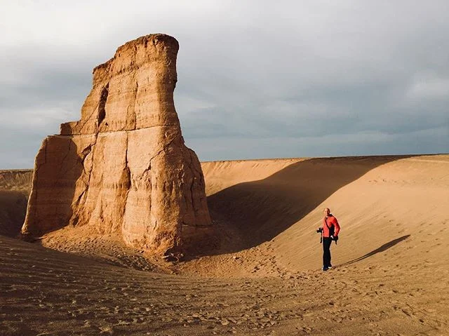 Iran: the place where you can go skiing in the mountains and camping in the desert in the same trip ✨
.
.
.
Irã: o país onde você pode esquiar nas montanhas e acampar no deserto na mesma trip 🤘
.
.
.
#kalouts #kalut #kalutdesert #iran #iranians ##silkroads #iran #iranian #persia #lutdesert #halfoftheworldtour #irã #irão #rotadaseda #amazingplaces #travelblogging #lutdesertiran 
#dreamdestination #persian #lutheran #mochileirosgrupofechado