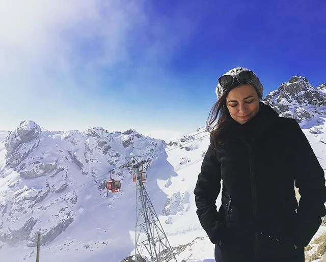 Sometimes things just don’t go as planned! 
My big plan was spend Xmas skiing in Iran.. but the Ski station was closed!
Big travel fail 🙈
Next year I promise to learn some Persian, just to avoid this kind of embarrassment!
.
.
.
.
Às vezes as coisas não saem como a gente espera! 
Tínhamos planejado passar uns dias esquiando no natal, mas demos de cara na « porta » da estação de ski.
Só o ponto de vista panorâmico estava aberto. Buuuu...
Em 2019 eu prometo aprender Persa, que é pra nunca mais passar vergonha no Irã 😆
.
.
.
.
#xmasday #tochalskiresort #tochal #teheran #iran #minasqueviajam #brasileiraspelomundo #blogsdeviagem #amazingdestinations #beautifuldestinations #travelfail 
#amazingplaces #aroundtheworldtrip
#meucliqueestadao #theglobevacationer
#dreamdestination