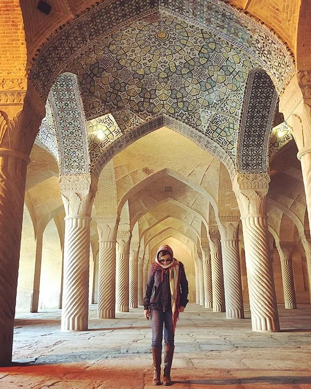 Expecting a fancy influencer dress? 
Sorry! Wrong IG 😆
Five degrees Celsius today, the winter in Shiraz didn’t disappoint!
.
.
.
.

Esperando aquele vestido esvoaçante de “influencer”? Ops... IG errado 😂
5 graus em Shiraz hoje...
E viva o inverno!
.
.
.
.
#shiraz #shirazi #vakilbazaar #vakilmosque #muslimworld #islamicart #islamicarchitecture #iran #iran_tourism #mesquita #irã #irão #amazingdestinations #beautifuldestinations #mochileirosgrupofechado #travelblogger #blogueiradeviagem #viajarfazbem 
#amazingplaces #aroundtheworldtrip
#meucliqueestadao #theglobevacationer
#dreamdestination #brasileiraspelomundo #meninausaazul #viajarepreciso #viajaromundo #teheran #iran🇮🇷