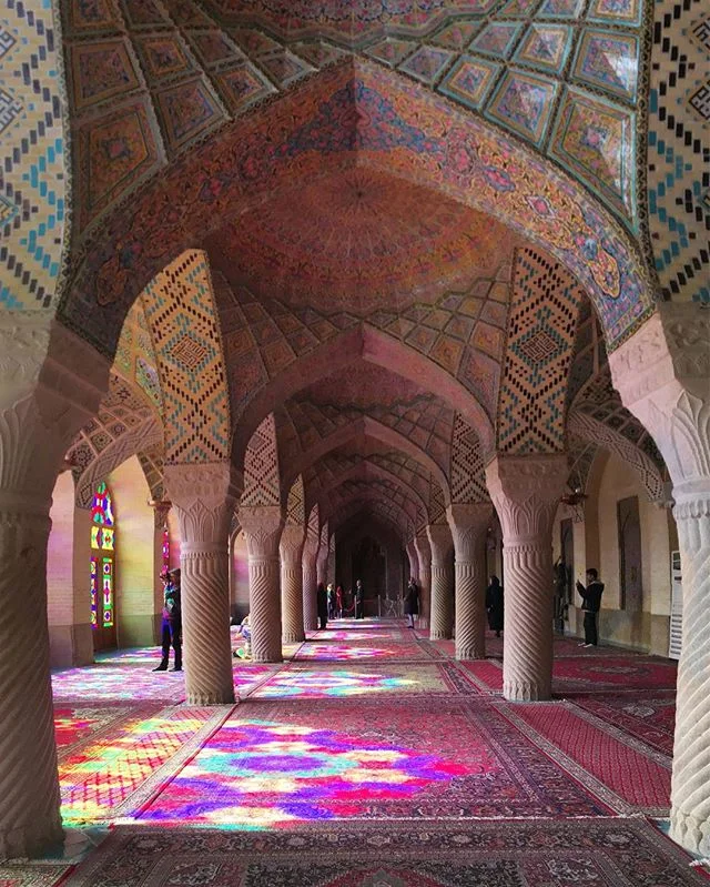 Stunning mosque in Shiraz. Although I do not follow any particular religion, the elegance of this place is mesmerising. Islamic Art ✨
.
.
.

Mágica define. Apesar de não seguir nenhuma religião em particular, a arte, a beleza e a elegância dessas mesquitas me fascinam. Arte Islâmica 🌙
.
.
.
.
#shiraz #shirazi #muslimworld #islamicart #islamicarchitecture #iran #iran_tourism #mesquita #irã #irão #amazingdestinations #arteislamica #beautifuldestinations #mochileirosgrupofechado  #blogueiradeviagem #viajarfazbem 
#revistaviajar #revistaqualviagem #viagemtop #viajarépreciso #meucliqueestadao #thepinkmosque #dreamdestination I#brasileiraspelomundo #viajarepreciso #viajaromundo #teheran #iran🇮🇷 #missãovt #revistaviajar #revistaqualviagem #pinkmosque #revistaqualviagem #viajarepreciso #viajarfazbem