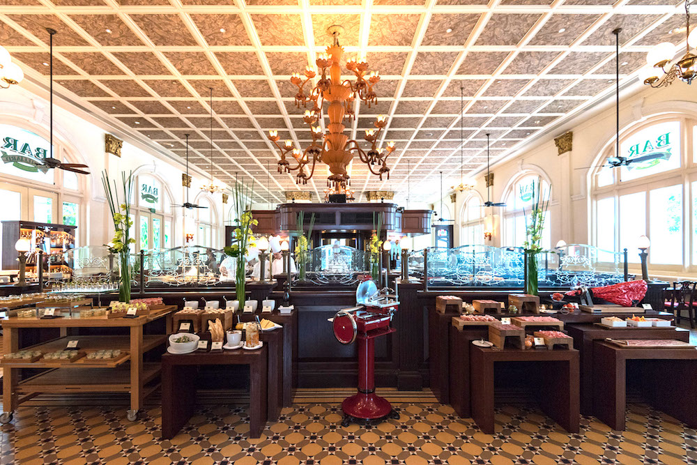 BAR & BILLIARD ROOM | THE SHUTTERWHALE