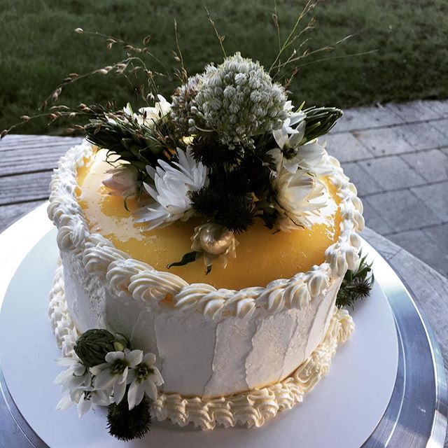 Wedding in August - Cake in September! 
#weddingcake #Lemoncheesecake #kimberlydesserts #deliciousness #cheesecake #cake #prettycake