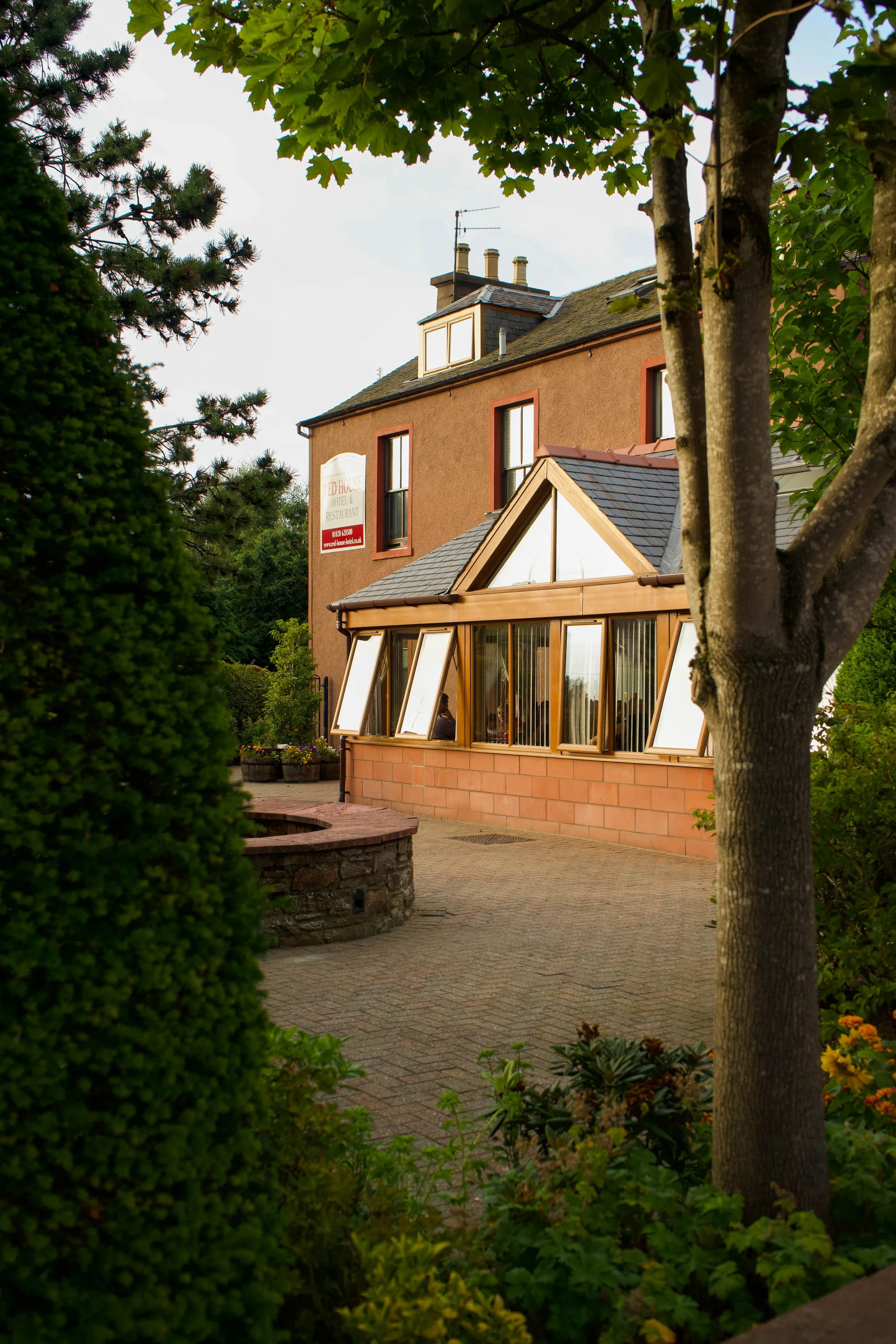 AD | Comedian and Public Speaking Star Returns to Red House Hotel this Christmas