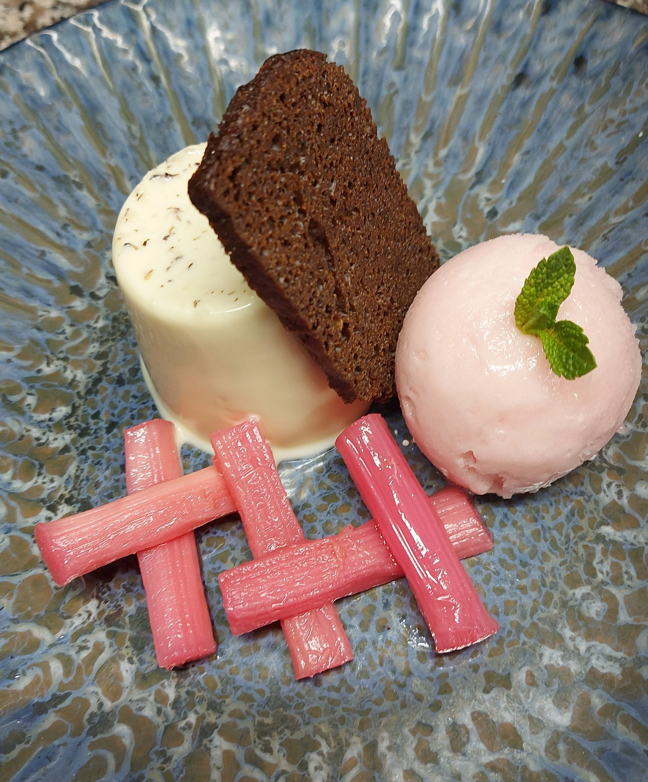 AD | Mum's the Word with Flexible Dining Options this Mother's Day at the Dalmore Inn