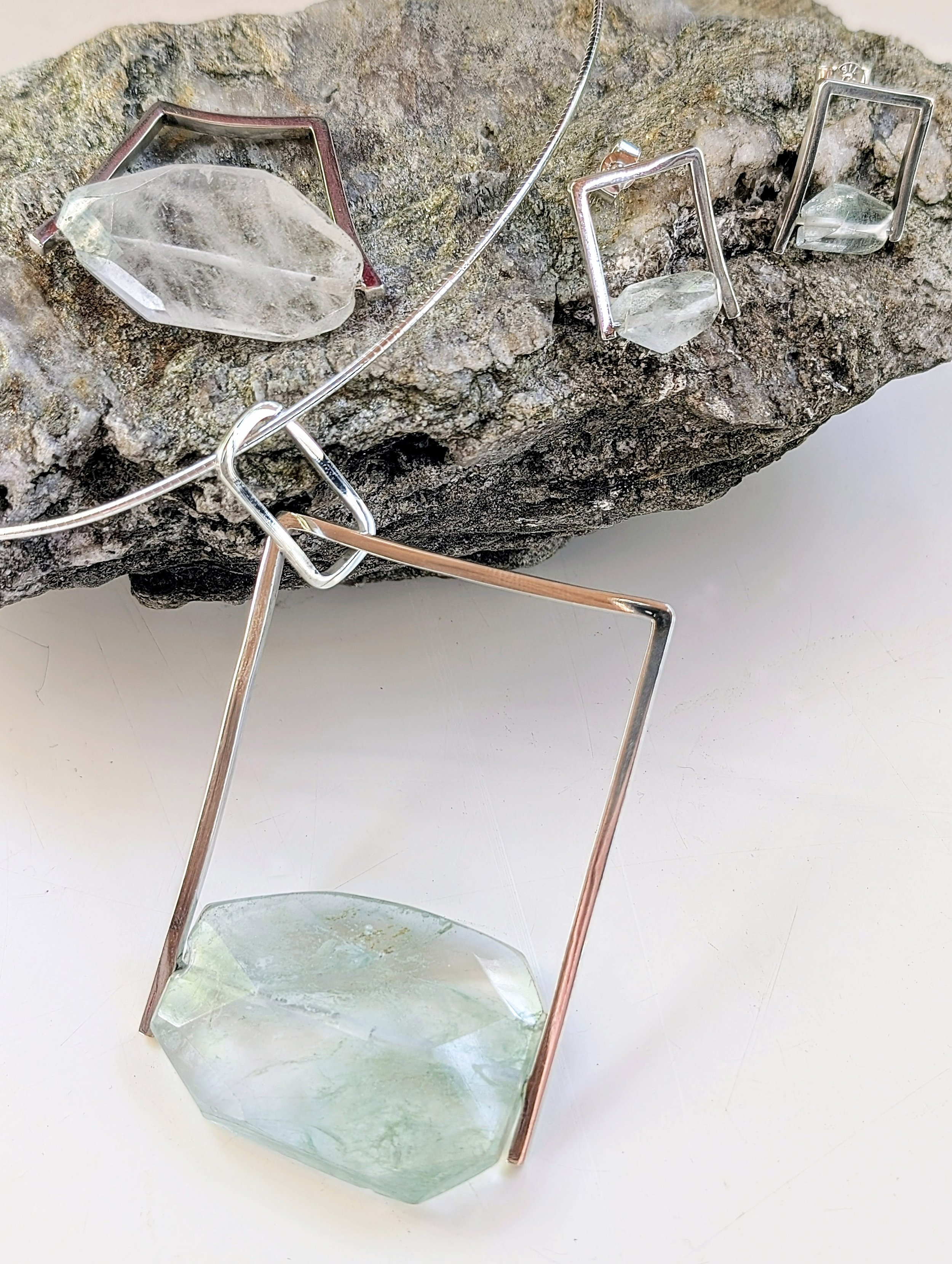 Geo Wire Green Quartz - Genna Delaney