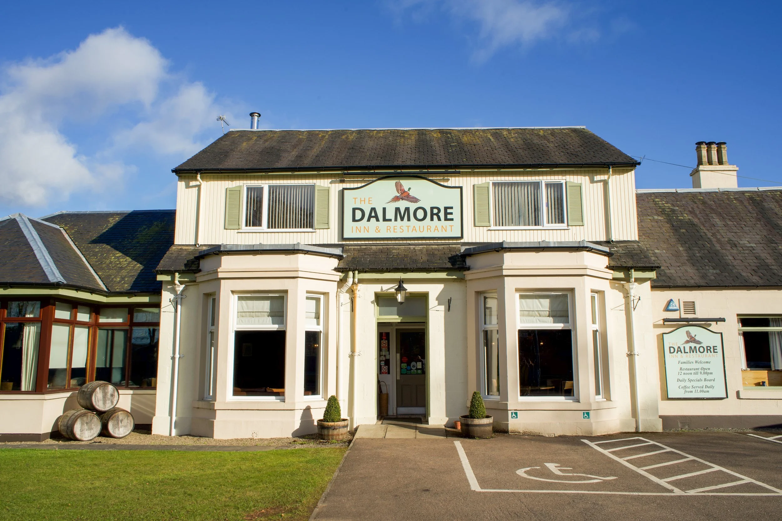 AD | From Walnut-Crusted Pigeon Breast to Chocolate &amp; Orange Choux Bun, The Dalmore Inn Christmas Menu is Full of Surprises!