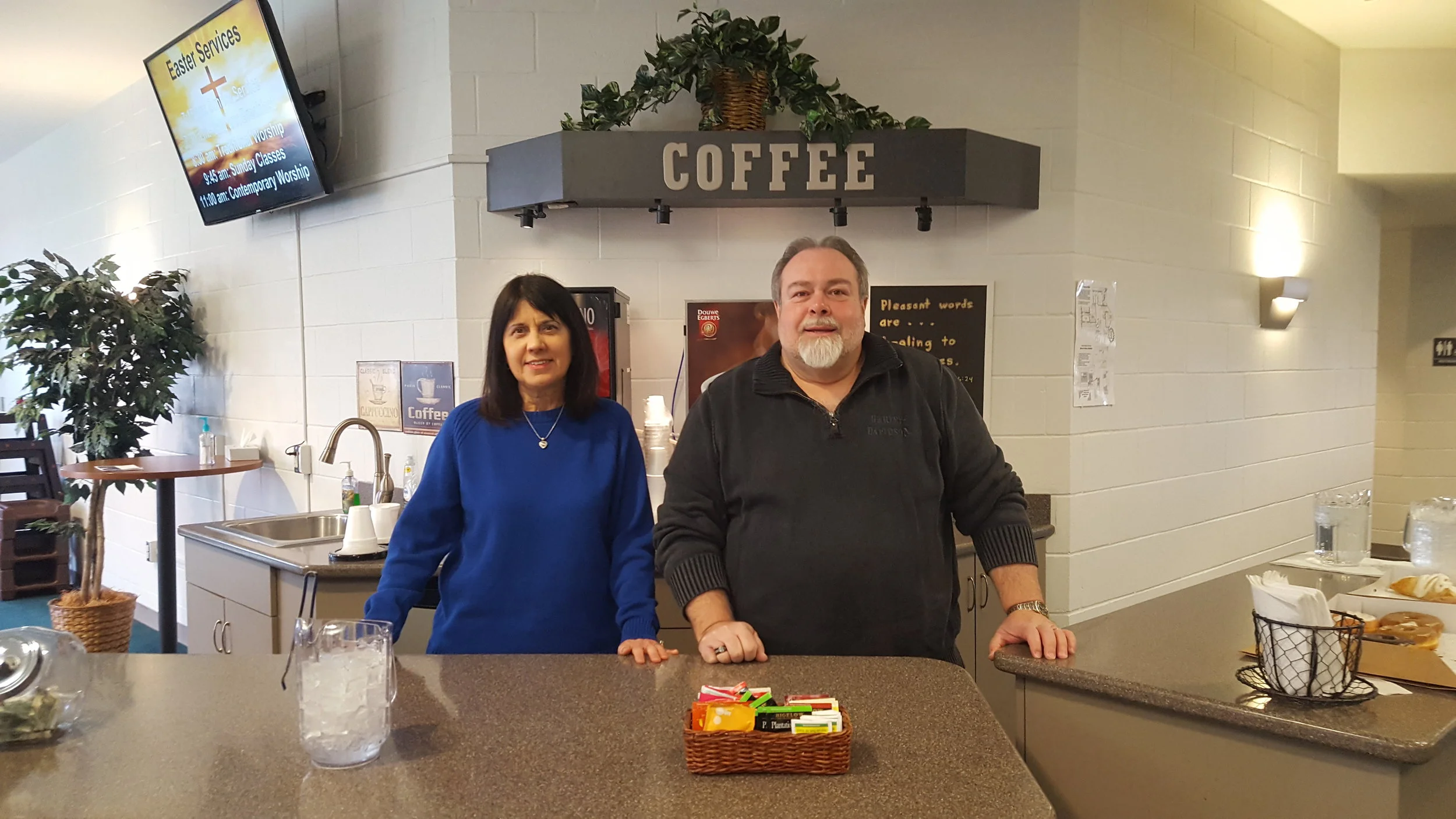 Hot beverages are available at the coffee bar - help yourself any time!