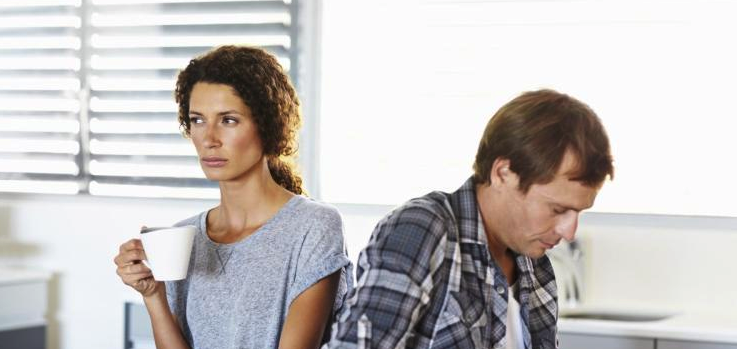 Look Past Political Differences & Give Each Other a Chance - Dating News