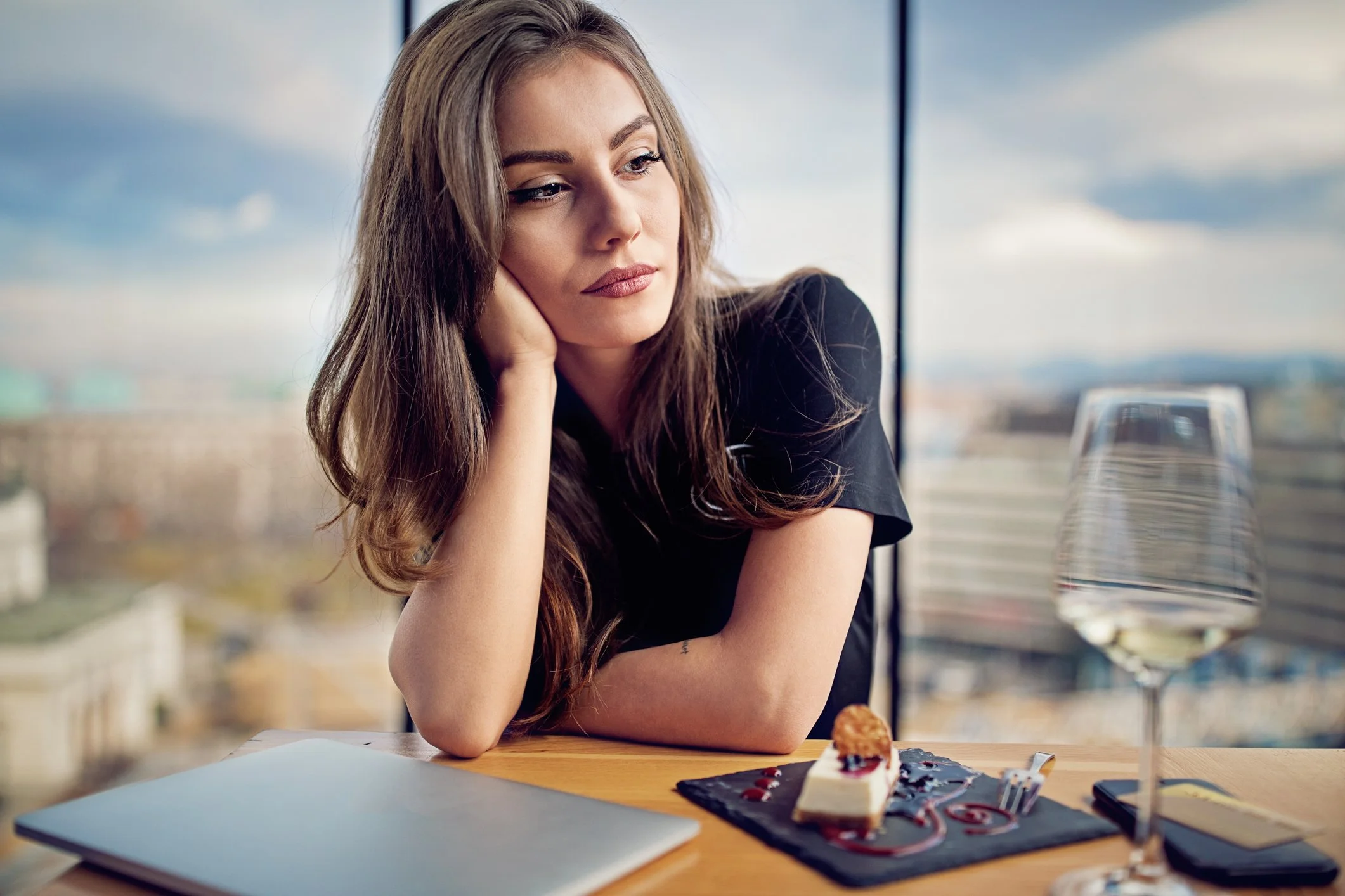 Dating Overload: Why Too Many Dates Can Backfire 