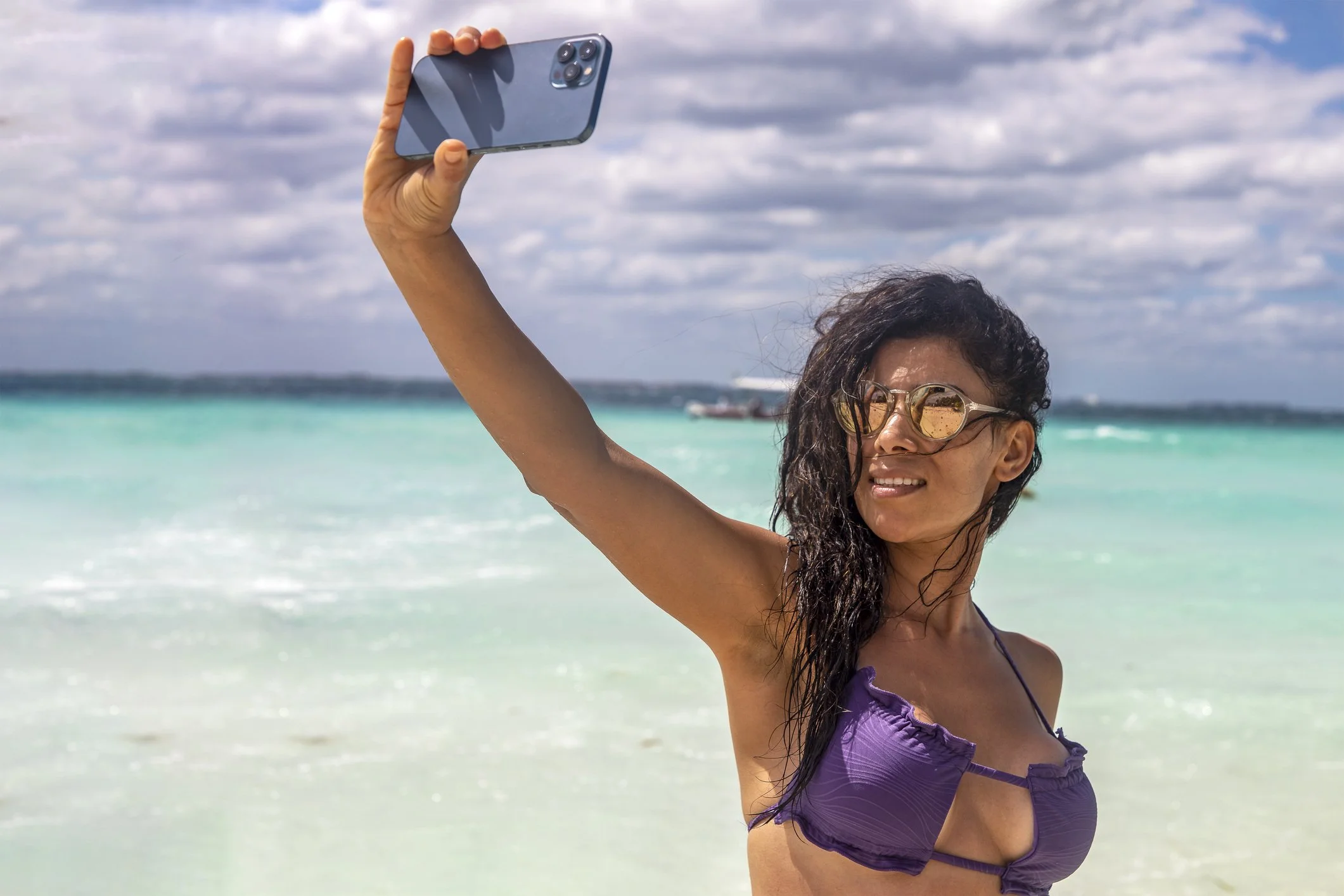 When Men Receive an Unsolicited Sexy Pic from a Woman: What Not to Do or Say 