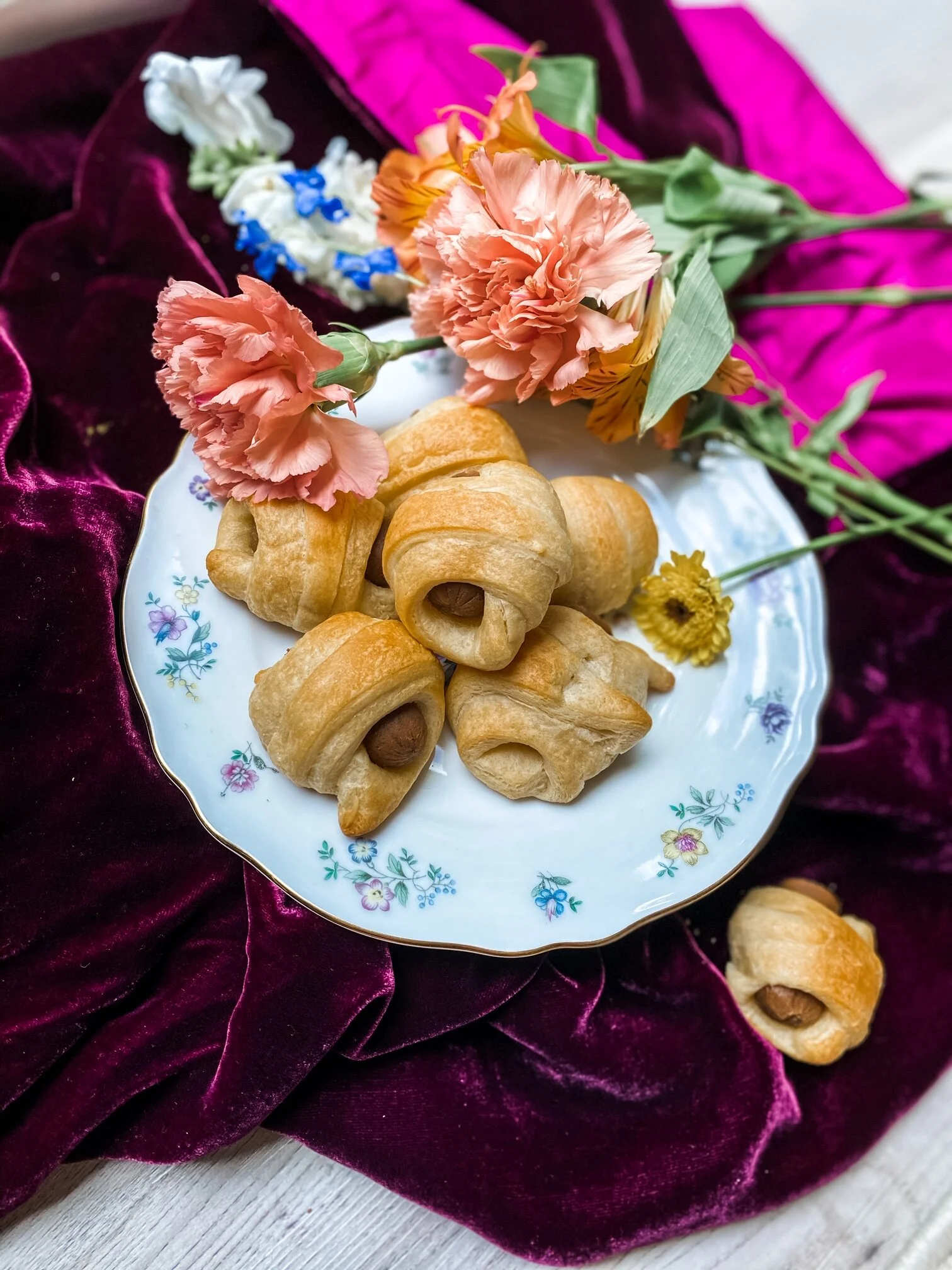 The Black Flamingo: Pigs in Blankets