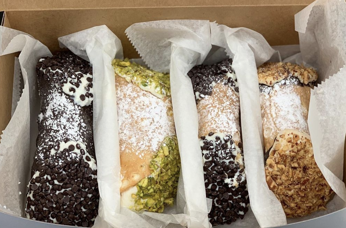 Cannolis from Mike’s Pastry . Photo by @limnovera