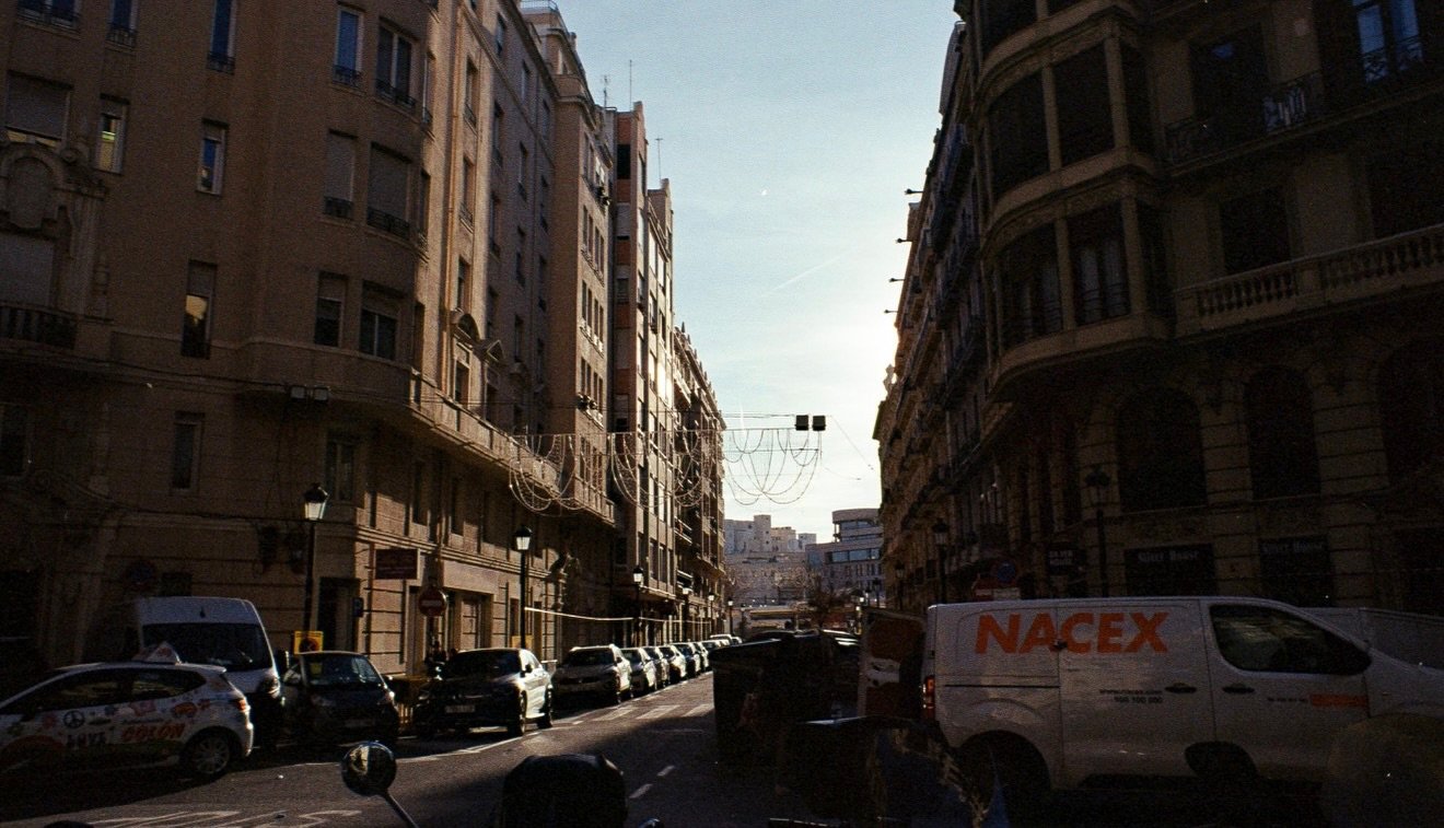 Love at first sight describes my first impression of Valencia. Steeped in history and vibrant energy, I felt this great magnetism pervade my very being. As I walked its storied streets, I saw a photograph everywhere I looked. The energy and sheer del