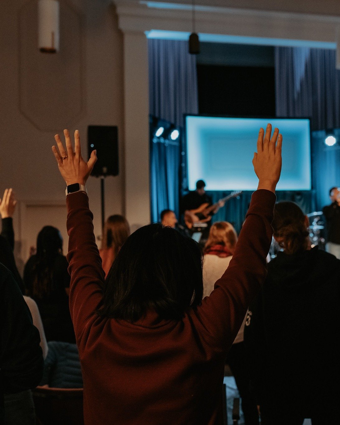 Looking for a place to reset before the week begins? 🤍

Join us this Sunday at 9am.

Come for worship that lifts your eyes.
Stay for a message rooted in Scripture and real life.
Leave reminded that you don&rsquo;t have to walk through life alone.

W