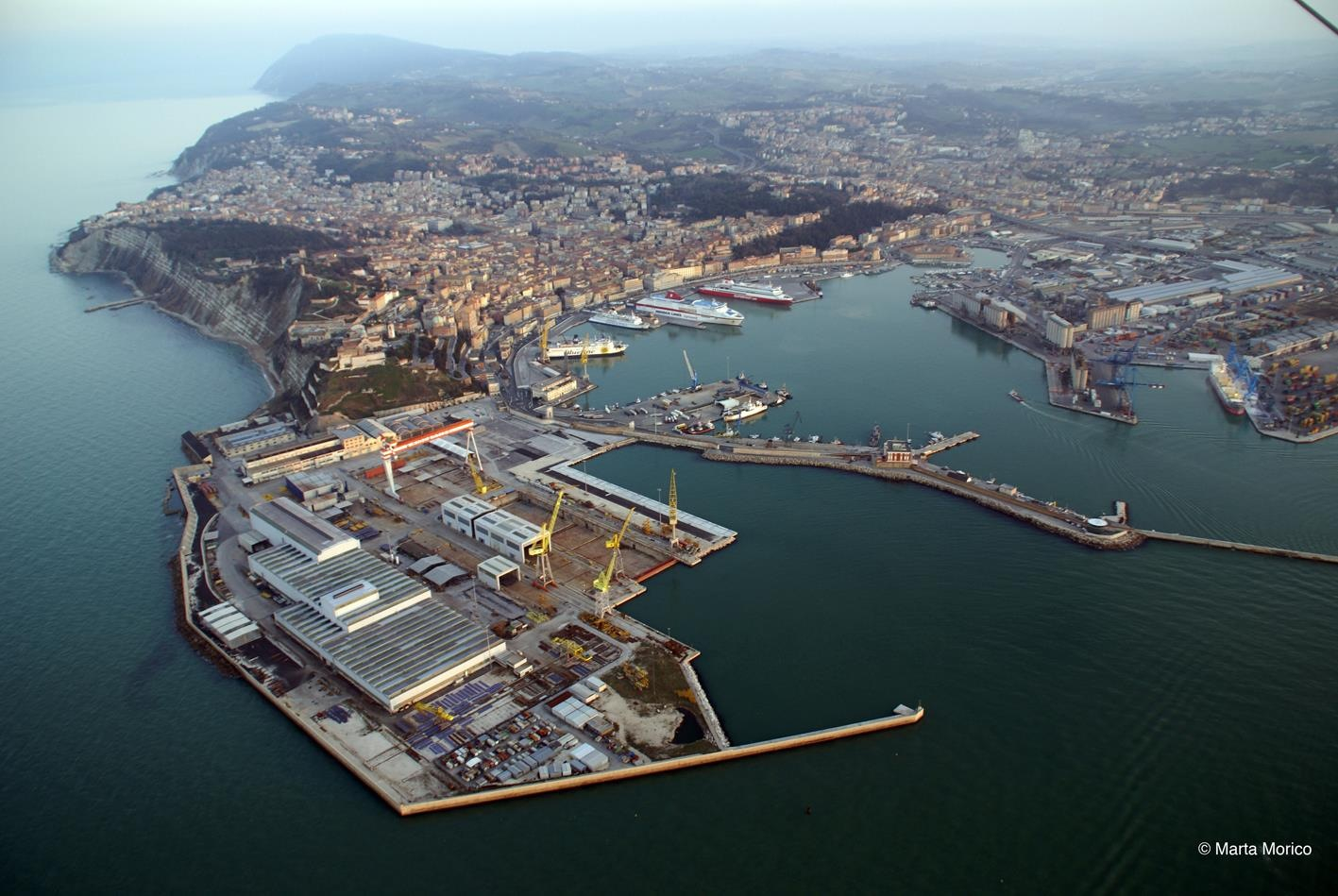 ANCONA PORTO CANTIERE.jpg