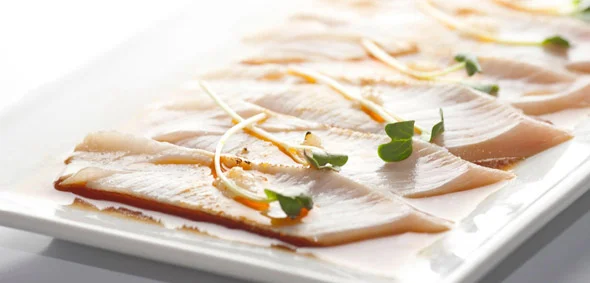 appetizers_tiradito_de_yellowtail.jpg