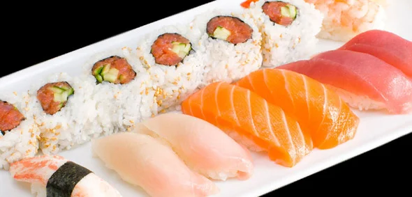 specialty_rolls_Deluxe_Sushi_Combo.jpg